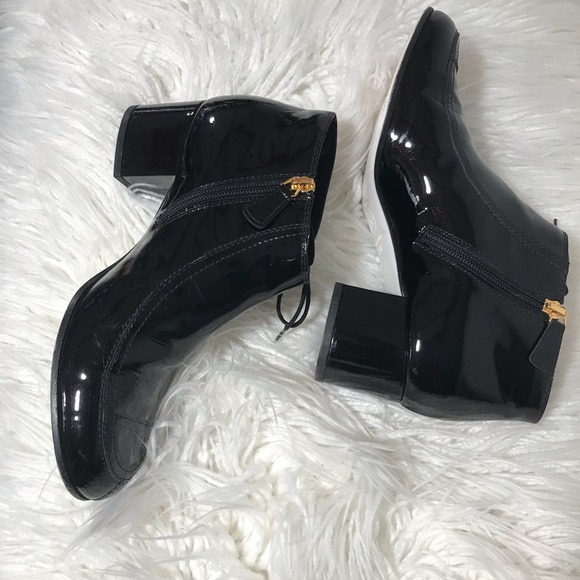 Authentic Chanel Interlocking CC Logo Lace-Up Bootie - Picture 5 of 9